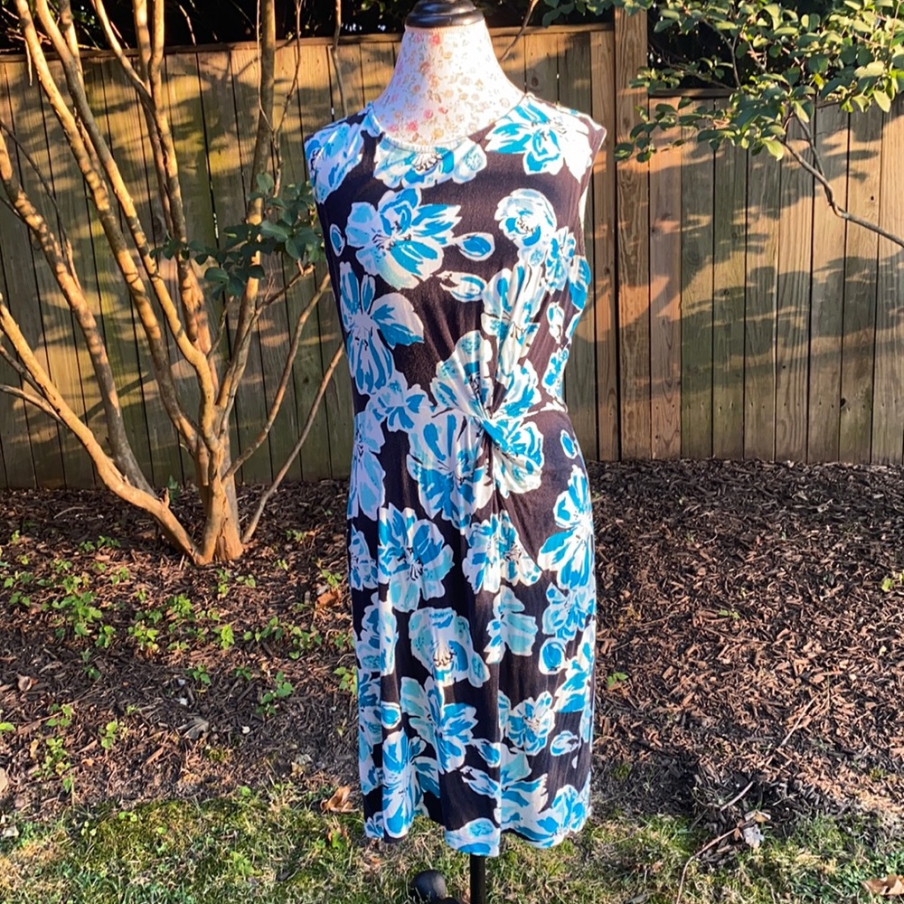 Loft dress size medium! Great condition.